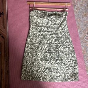 Strapless minidress green & white faux jean material